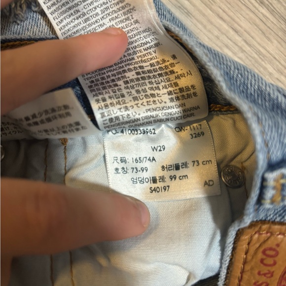 Levi’s Women’s Jean Shorts W29 - Picture 3 of 9